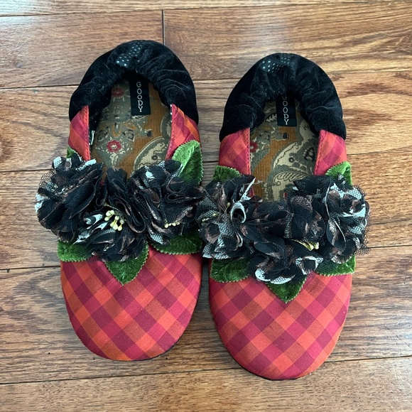 goody goody Shoes Goody Goody Amazonia Womens Slippers Sz M Poshmark